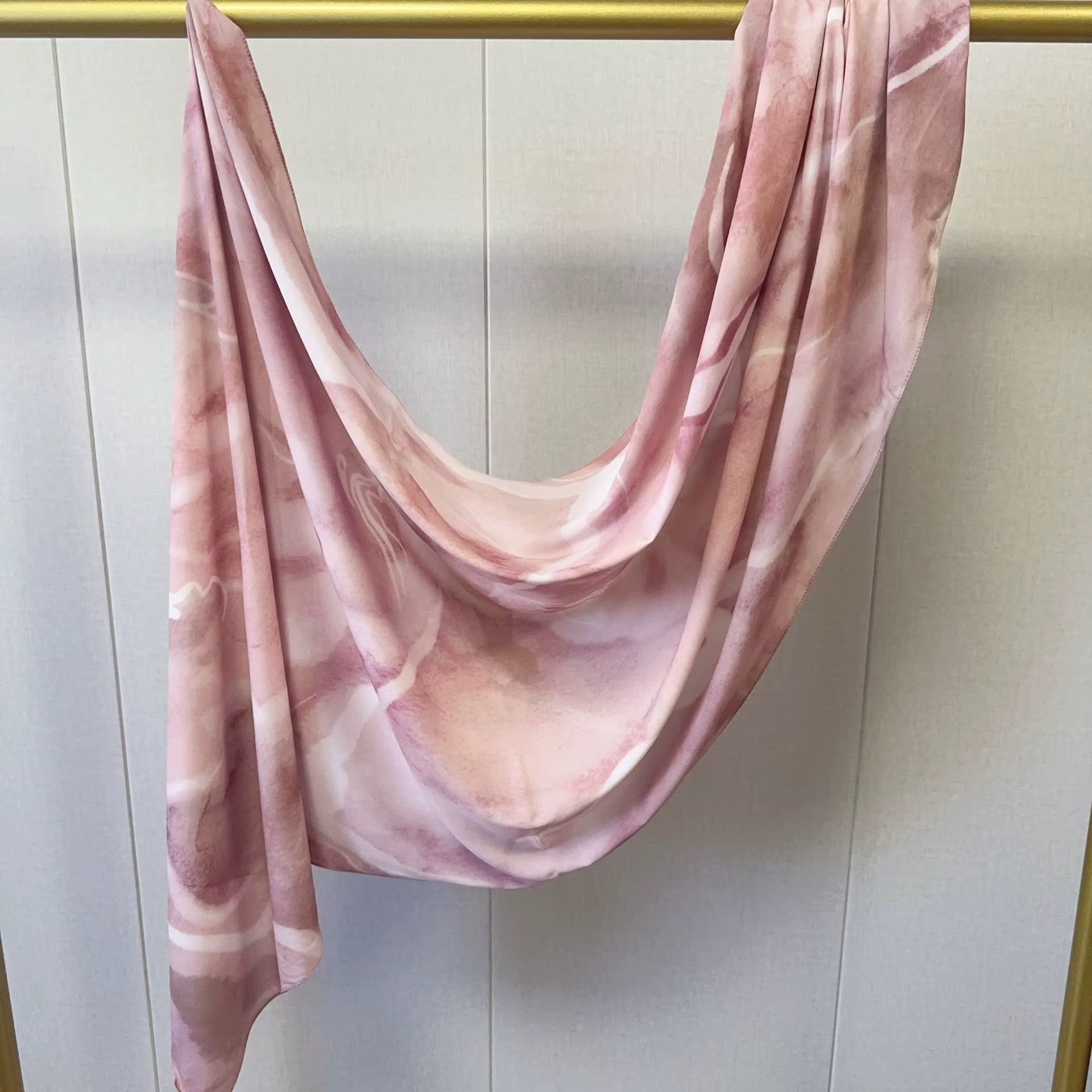 Aquarel print hijab Roze - Hoofdfoto | byOumich